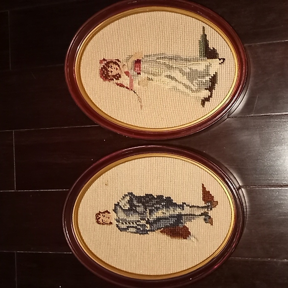ANTIQUE VICTORIAN NEEDLEPOINT MAN AND WOMAN OVAL FRAME WALL HANGING PAIR - Picture 4 of 10